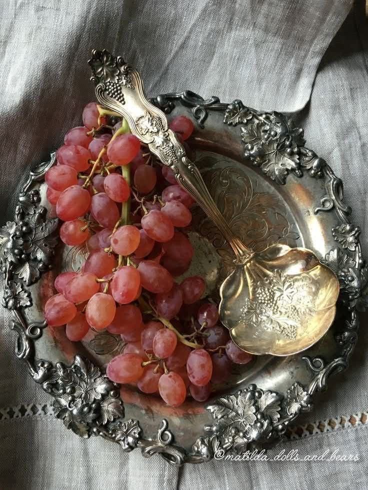 Dionysus candlelight table styling